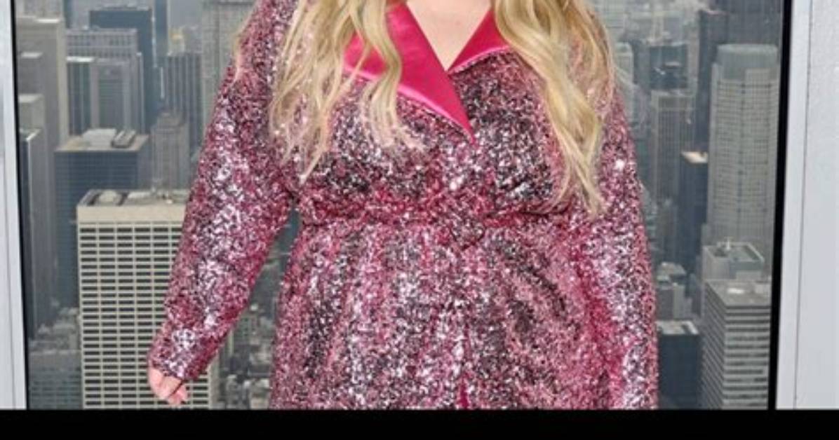 Trisha Paytas Says She’s ‘Transgender’ & Sparks Major Backlash: Watch – Hollywood Life
