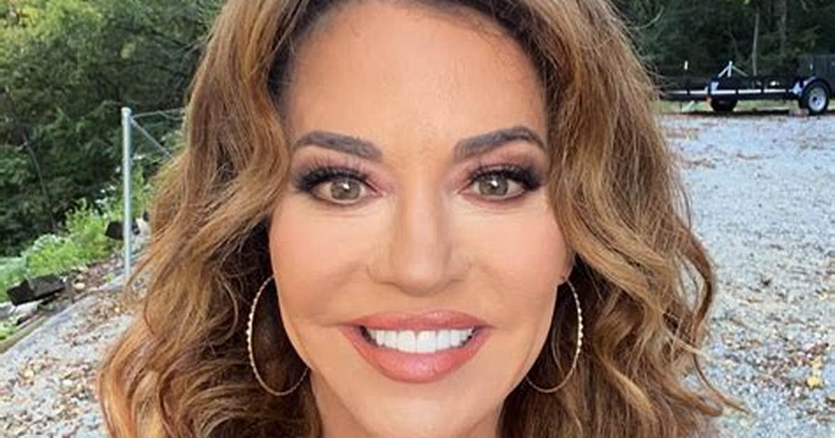 Uncovering Robin Meade's Natural Beauty: a Rare Glimpse Without Makeup