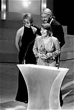 Unveiling the Height of Helen Reddy: a Glimpse into the Life of a Legendary Singer
