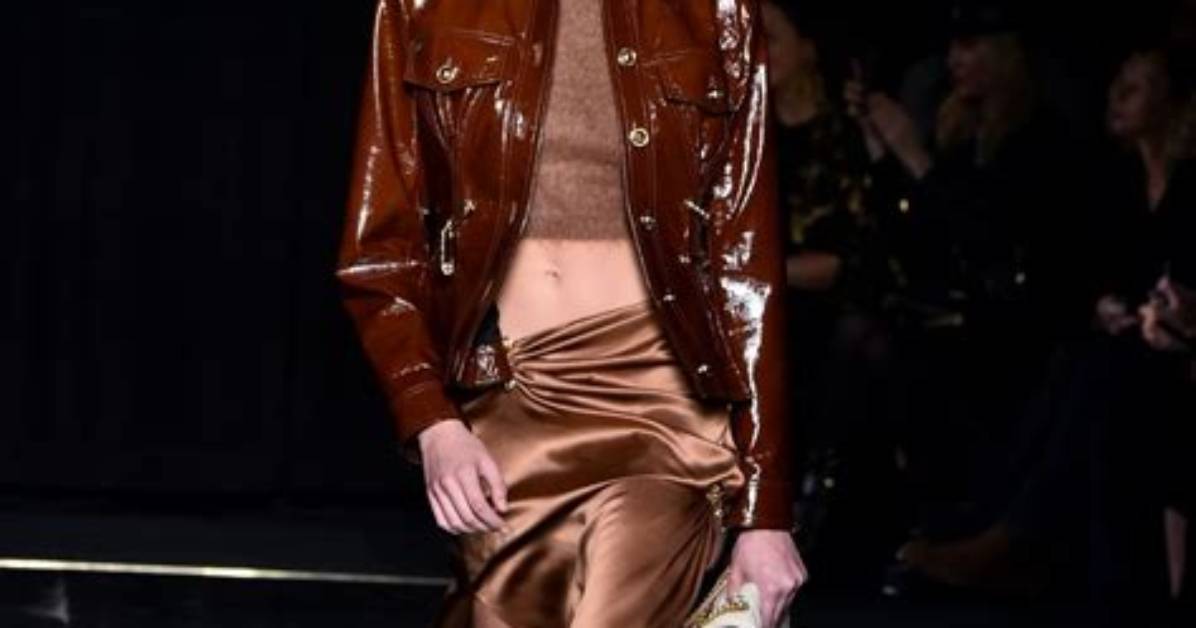 Versace Pre-Fall 2019 Show — Pics