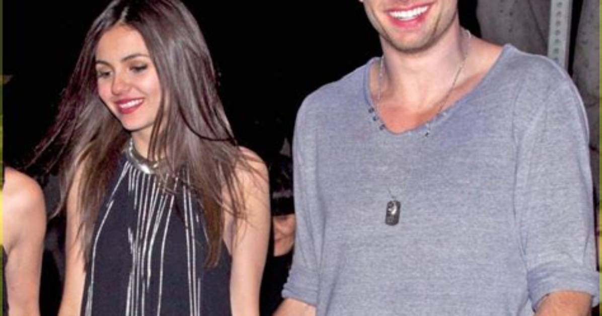 Victoria Justice Covered Her Boyfriend’s Eyes – Hollywood Life