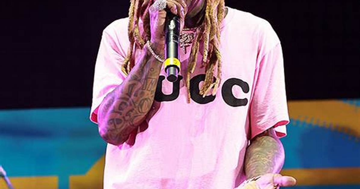 Watch Lil Wayne’s Performance – Hollywood Life