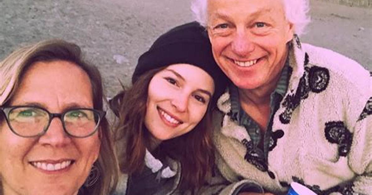 Who Are Bridgit Mendler Parents Harry and Leah Mendler?