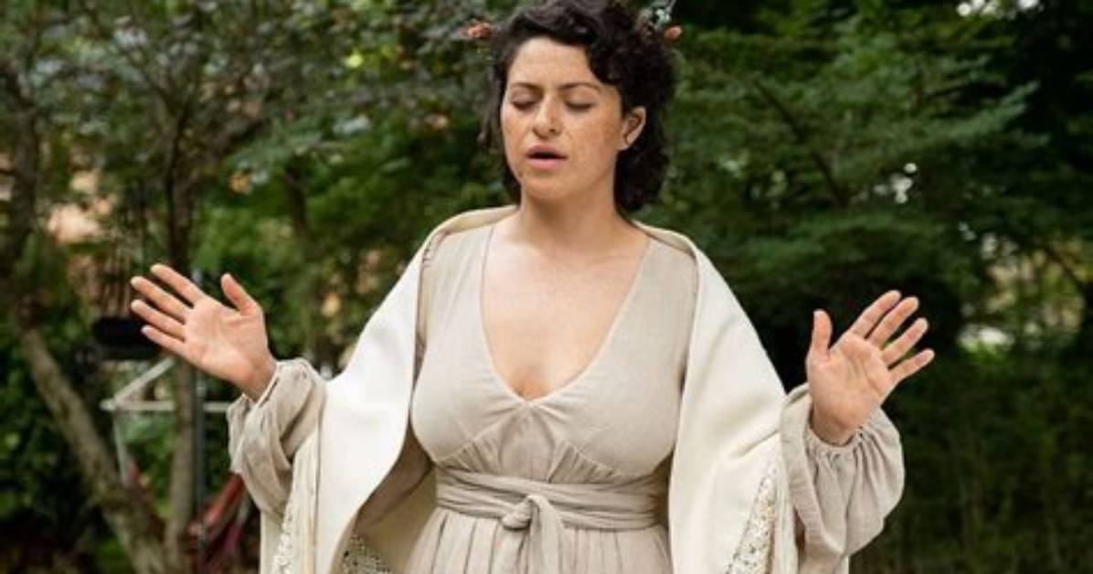 Who Is Alia Shawkat? – 5 Things About Actress Spotted with Brad Pitt – Hollywood Life