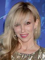 Who Is Debbie Gibson? — 5 Things About Singer on Nkotb Tour – Hollywood Life