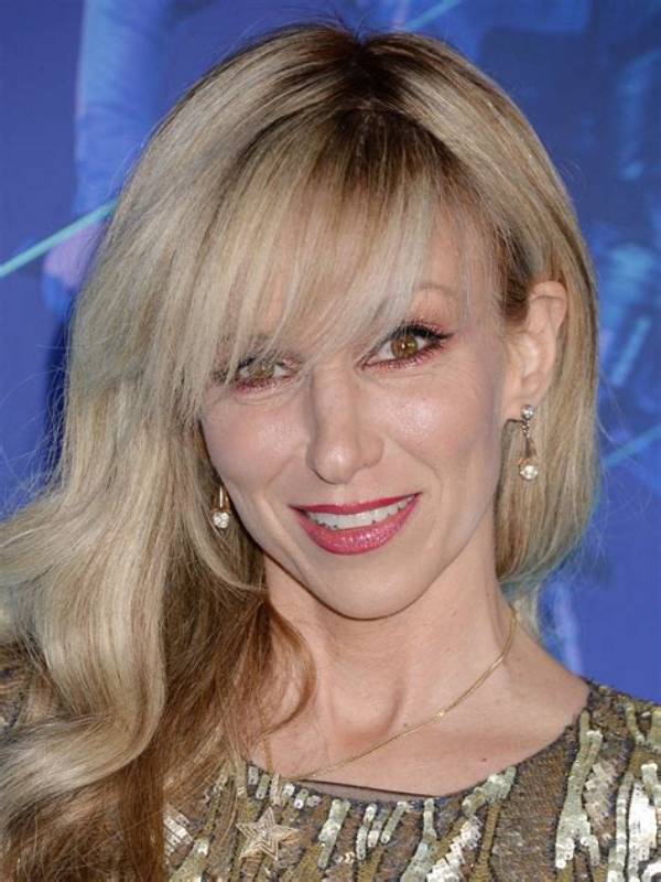 Who Is Debbie Gibson? — 5 Things About Singer on Nkotb Tour – Hollywood Life