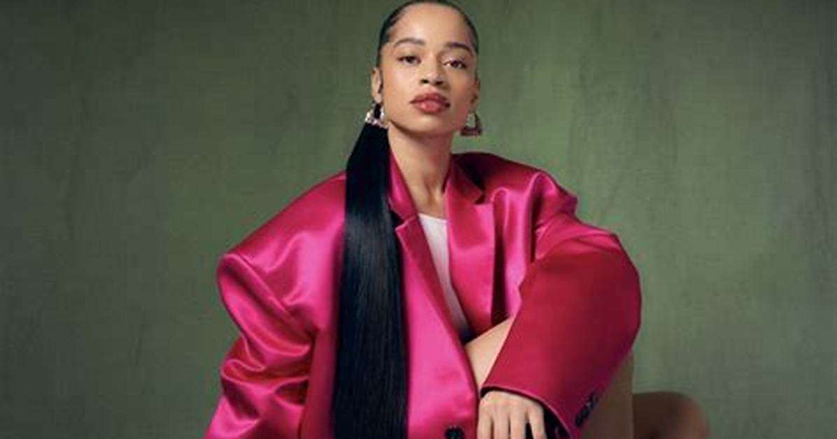 Who Is Ella Mai? 5 Things About the Singer – Hollywood Life