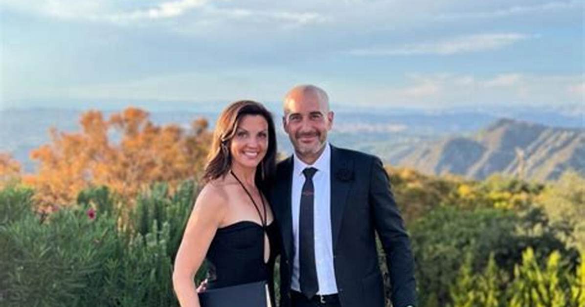 Who Is Jon Anik Wife? Everything to Know About the Ufc Commentator and Podcast Host