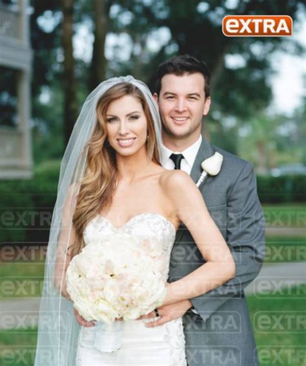 Who Is Katherine Webb, Is She Married to a Husband? His Children, Net Worth