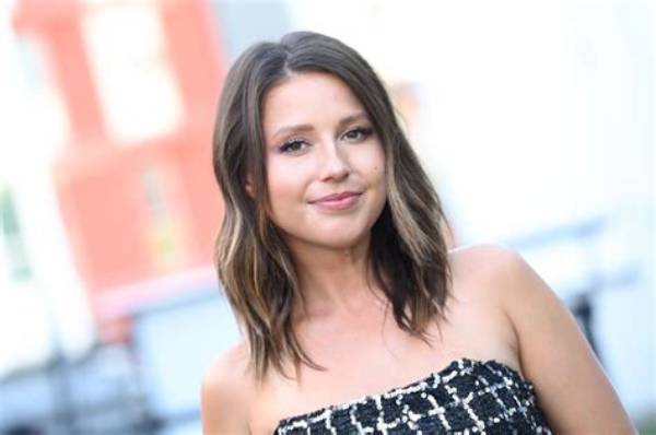 Who Is Katie Thurston? Facts About ‘The Bachelorette’ Star – Hollywood Life