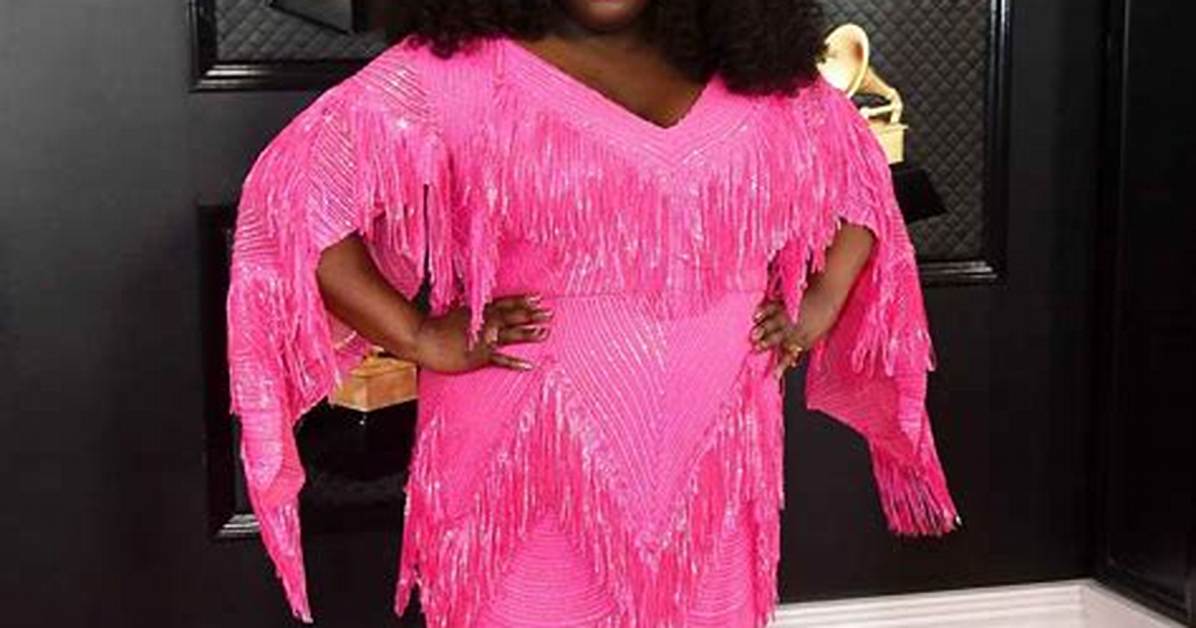 Who Is Yola? 5 Things About the Country Soul & R&B Star – Hollywood Life