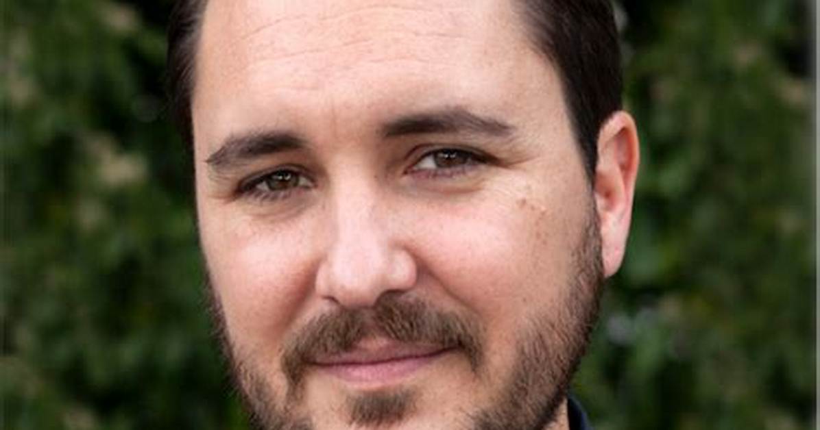 Wil Wheaton: Wife, Net Worth, Tattoos, Smoking & Body Facts