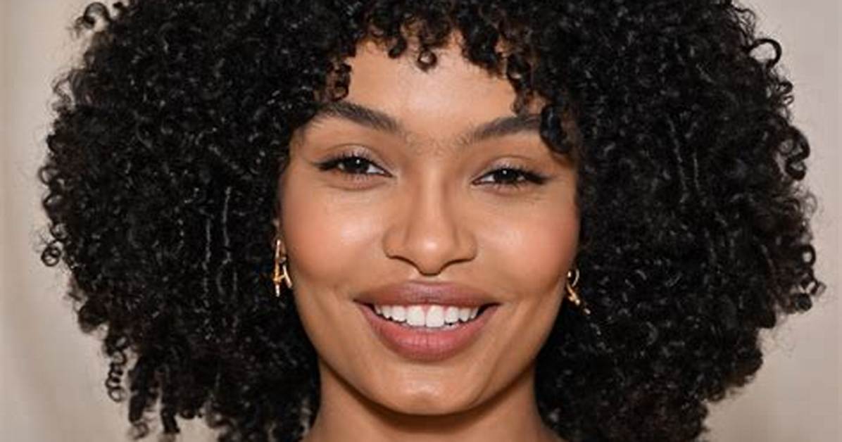 Yara Shahidi Rocks Natural Curly Hair & Gorgeous Glow for Unretouched ‘Harper’s Bazaar’ Shoot