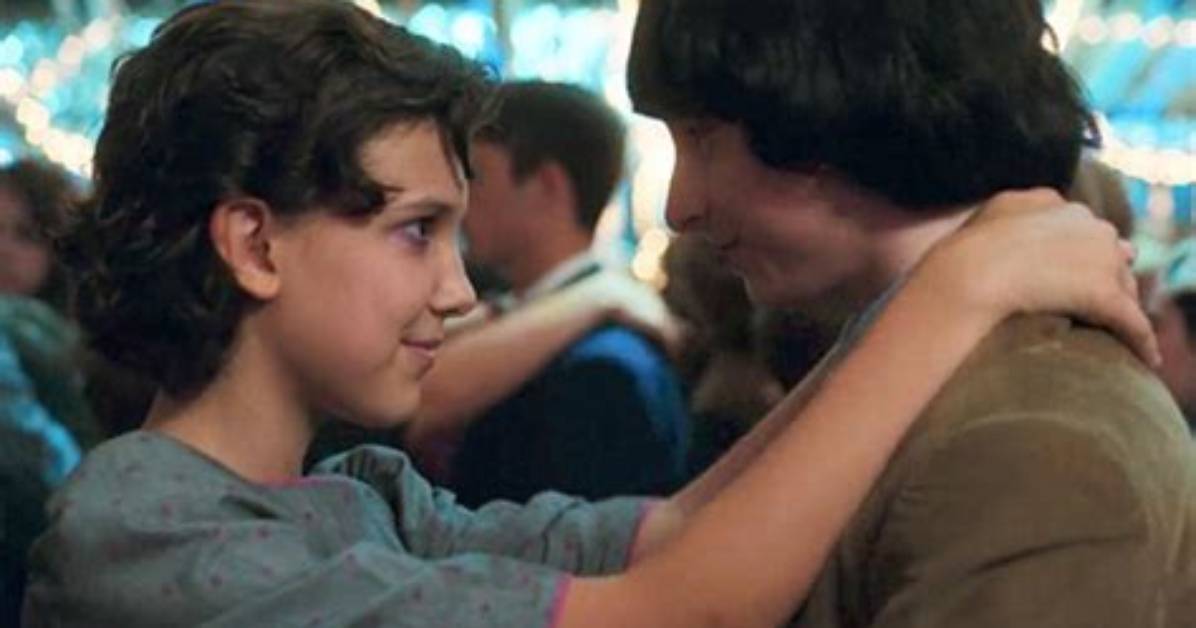 Yes, Mike & Eleven Are Dating in ‘Stranger Things’ Season 3: Spoilers – Hollywood Life