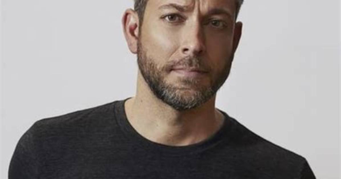 Zachary Levi ·