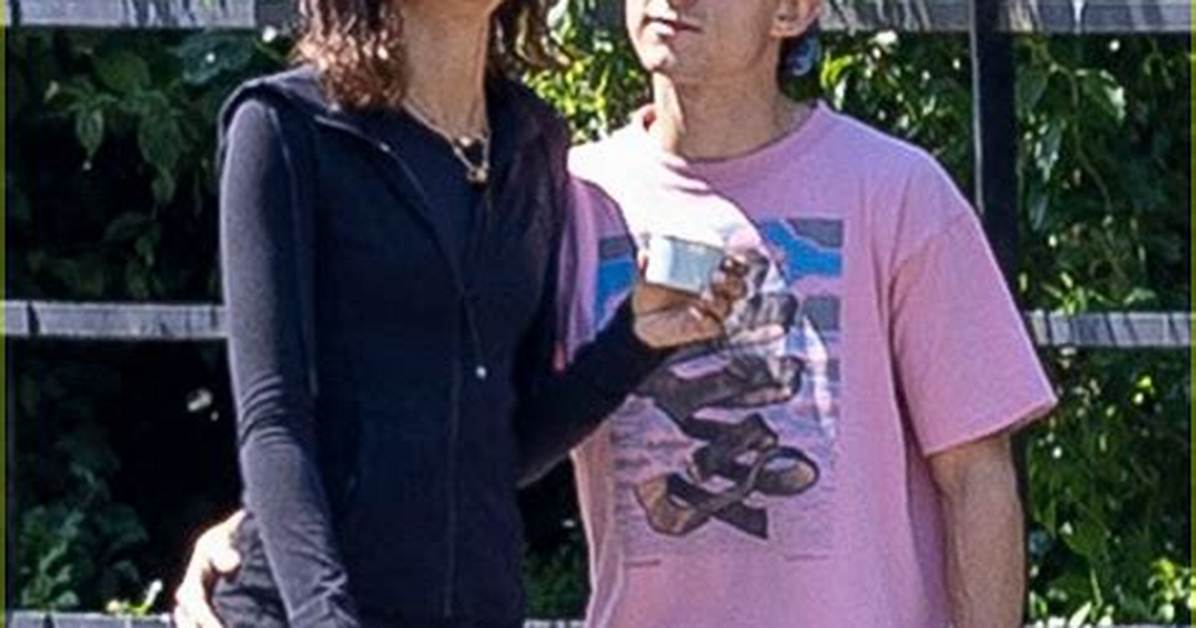 Zendaya Feeds Tom Holland Ice Cream as They Step out for Cute Day Date