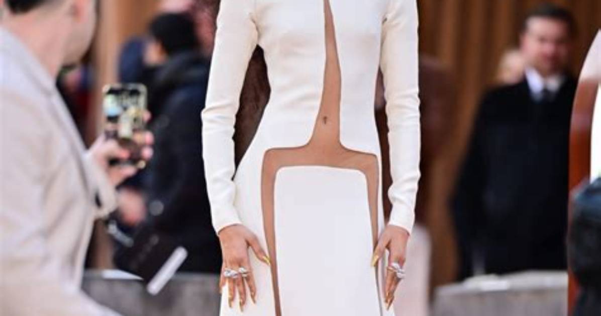 Zendaya’s Latest Classy Ensemble Included This Must-Have Fall Top